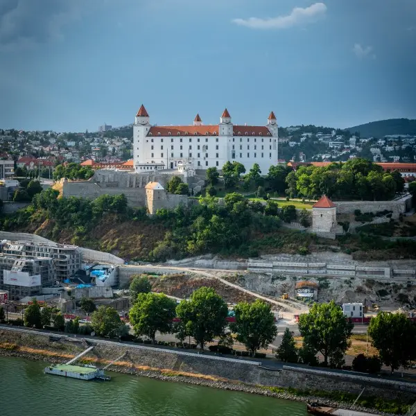 ברטיסלבה המרהיבה: תגלו את היהלום הנסתר של הדנובה