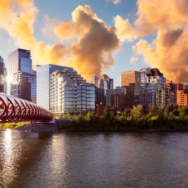 קלגרי: הלב הפועם של הרי הרוקי הקנדיים