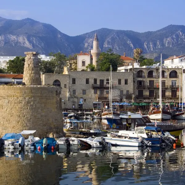 קיריניה – הקסם האותנטי של קפריסין הצפונית מחכה לכם!