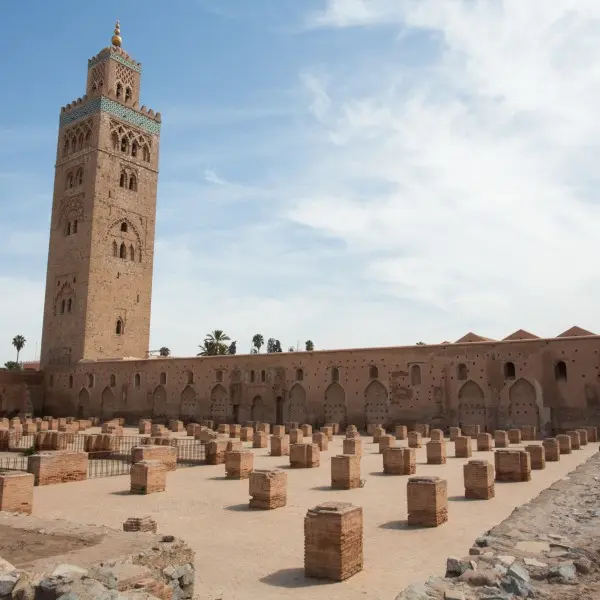 מרקש הקסומה – חוויה עשירה של צבעים, טעמים והרפתקאות!