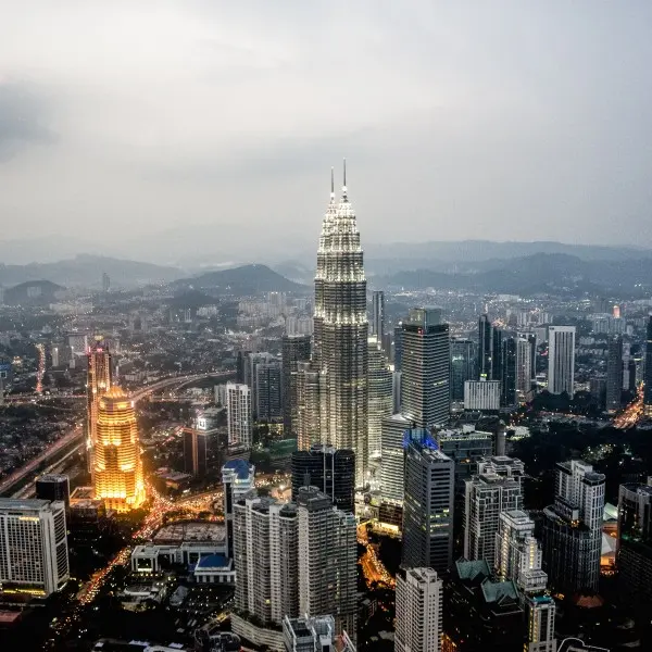 קואלה לומפור: גלו את קסמי הלב של מלזיה!